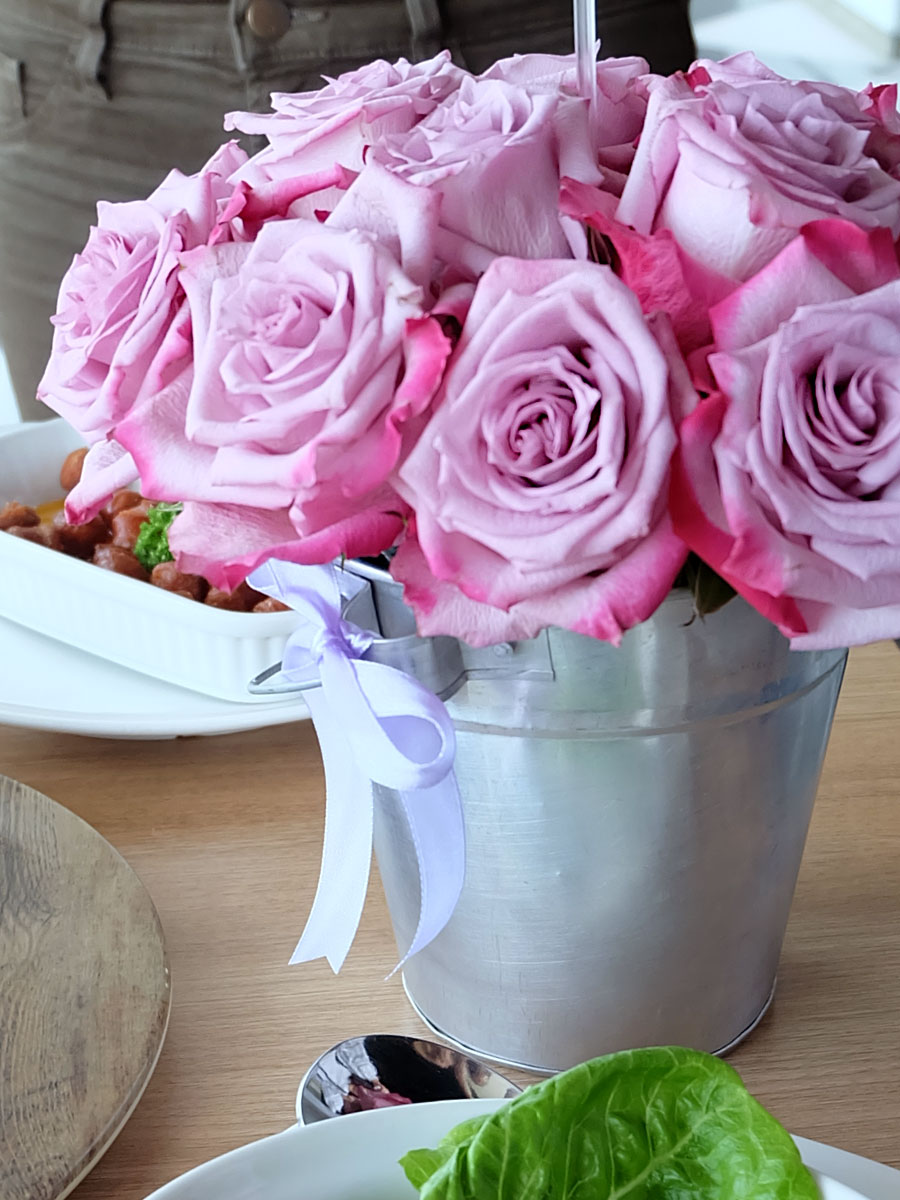 Mothers Who Brunch: Beautiful Blooms by Flowers by Yumi